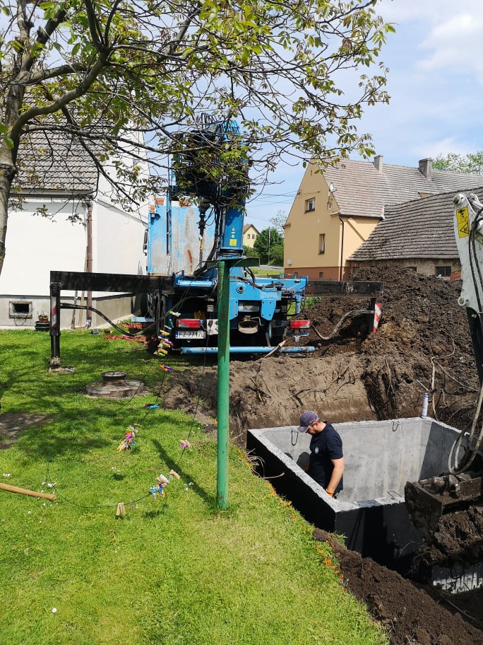 61711546_453240972120738_8411547042370813952_n